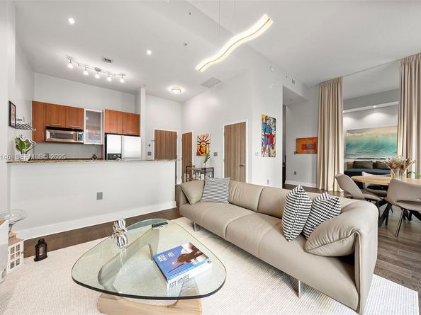 9066 SW 73rd Ct 405, Miami FL 33156