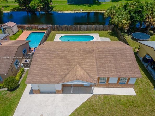 405 SW 78th Ter, North Lauderdale FL 33068