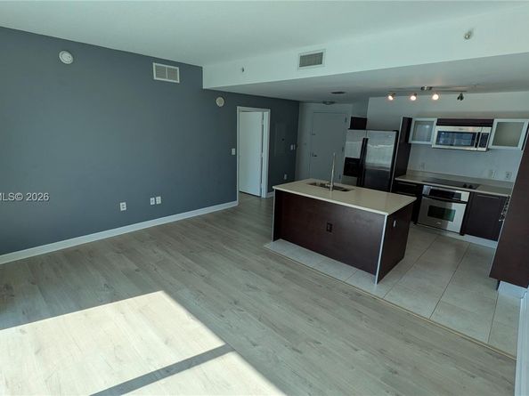 1900 N Bayshore Dr 4007, Miami FL 33132