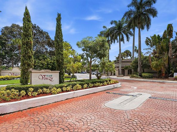 9938 NOB HILL Lane 9938, Sunrise FL 33351