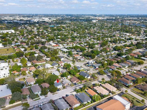 3017 NW 2nd St, Pompano Beach FL 33069