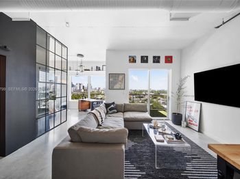 10 SW South River Dr