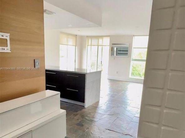 16590 NE 26th Ave 402, North Miami Beach FL 33160