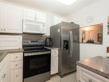 9660 Sunrise Lakes Blvd