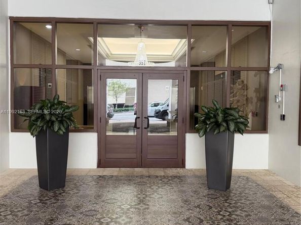 357 Almeria Ave 1006, Coral Gables FL 33134