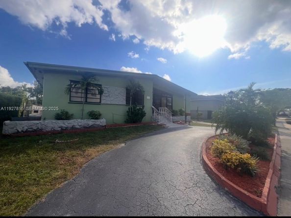 8220 SW 29th St, Miami FL 33155