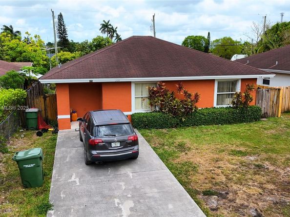 229 NW 9th Ave, Homestead FL 33030