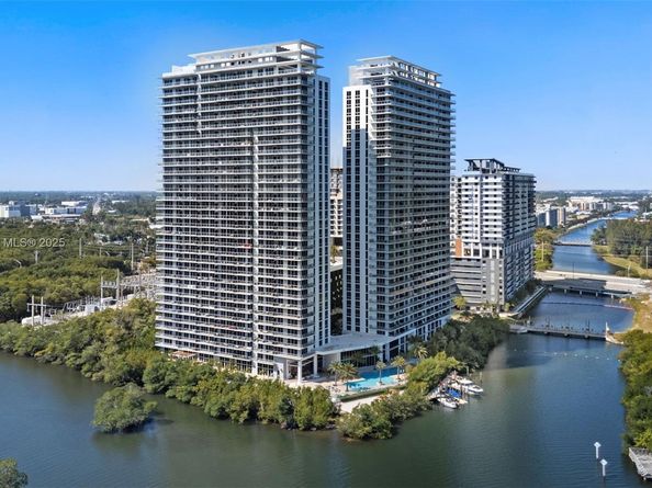 16385 Biscayne Blvd 1019, North Miami Beach FL 33160