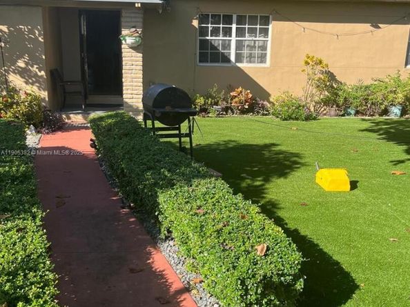 665 NW 153rd St, Miami FL 33169