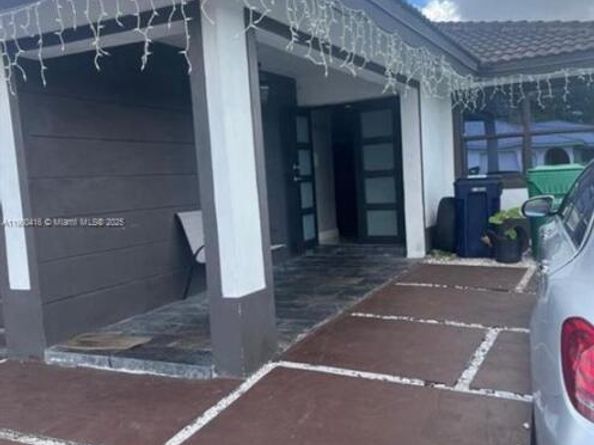 14880 SW 56th Ter, Miami FL 33193