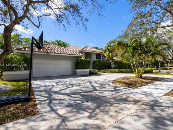 1202 S Manor Dr S, Weston FL 33326