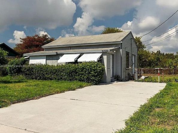 3021 Avenue J, Riviera Beach FL 33404