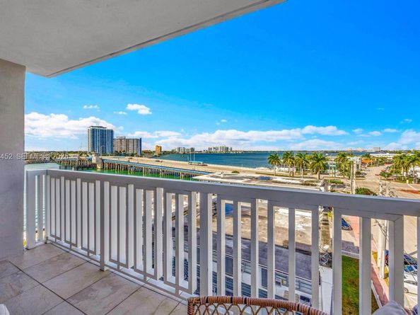 2016 Bay Dr 604, Miami Beach FL 33141
