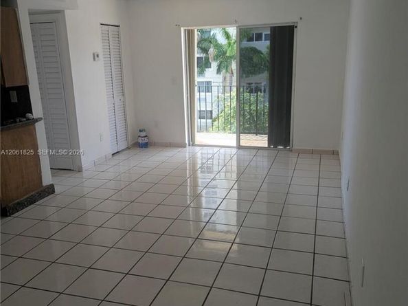 1051 SW 1st St 411, Miami FL 33130