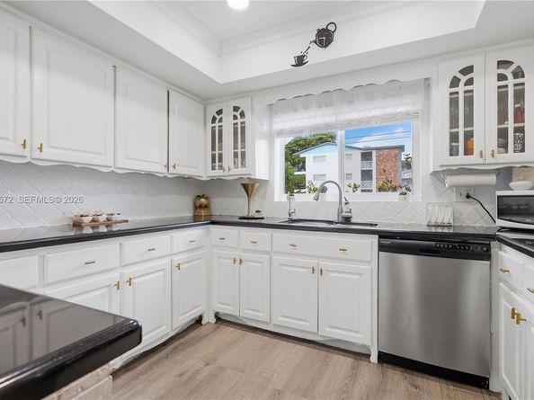 1040 Crystal Lake Dr 3, Deerfield Beach FL 33064