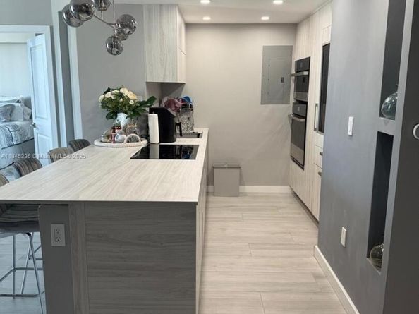 275 NE 18th St 1405, Miami FL 33132