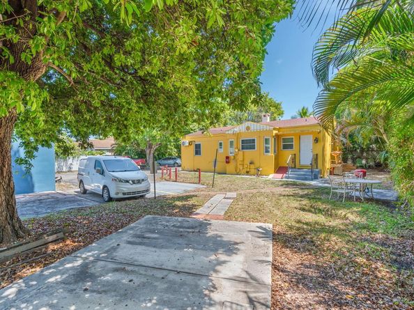 2221 FILLMORE Street 22212223, Hollywood FL 33020