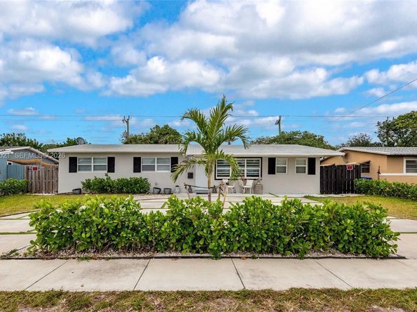 200 SW 69th Ter, Pembroke Pines FL 33023