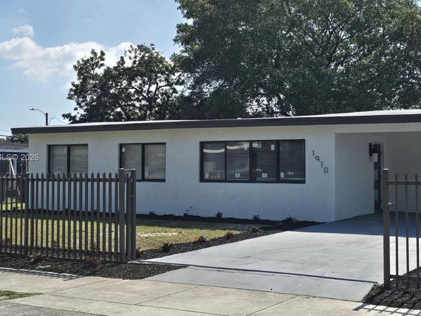 1910 NW 134th St, Miami FL 33167