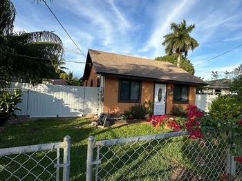 320 NW 2nd St