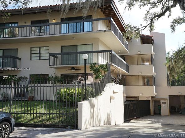 5201 Orduna Dr 12, Coral Gables FL 33146