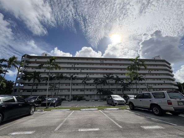 1750 NE 191st St 8294, Miami FL 33179