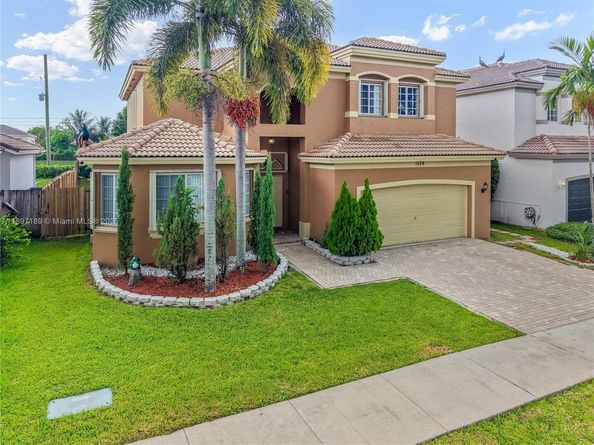 1884 SE 19th St, Homestead FL 33035