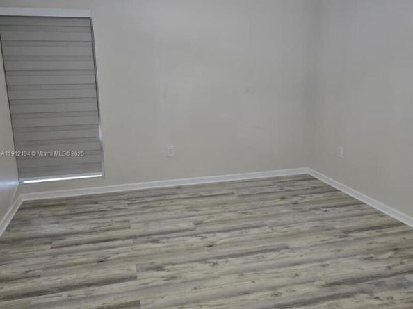 4721 NW 7th St 30412, Miami FL 33126