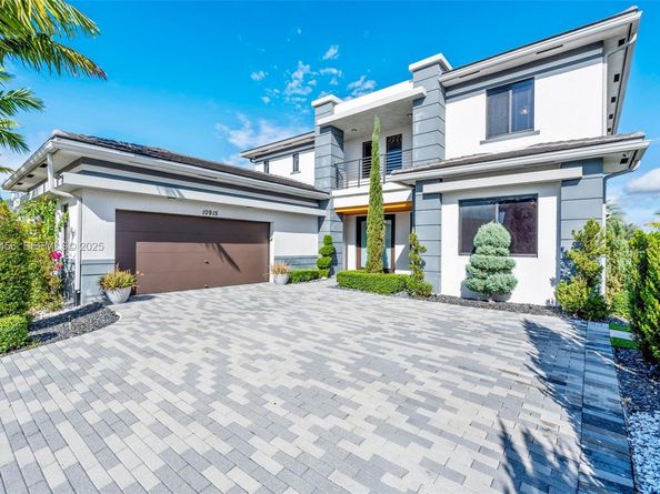 10915 Moore Dr, Parkland FL 33076