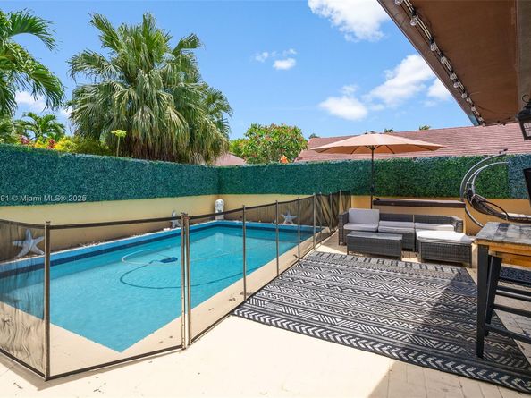 1030 NE 202nd Ter, Miami FL 33179