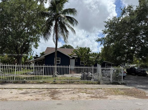 1186 NW 101st St, Miami FL 33150