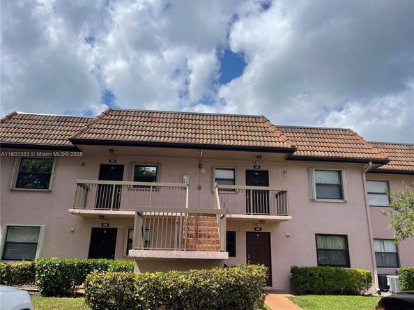 1124 NW 106th Ter 202, Pembroke Pines FL 33026