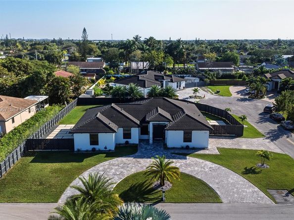 1410 NW 19th St, Homestead FL 33030