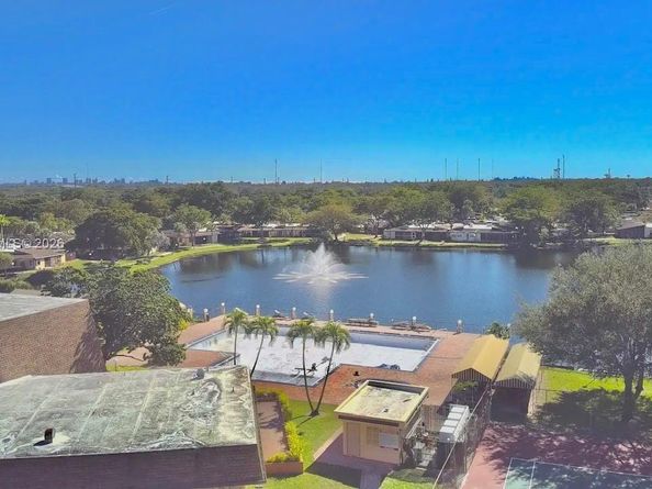 200 Ashbury Rd 203, Hollywood FL 33024