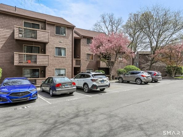 166 Old Brookfield Road 20A5, Danbury CT 06811