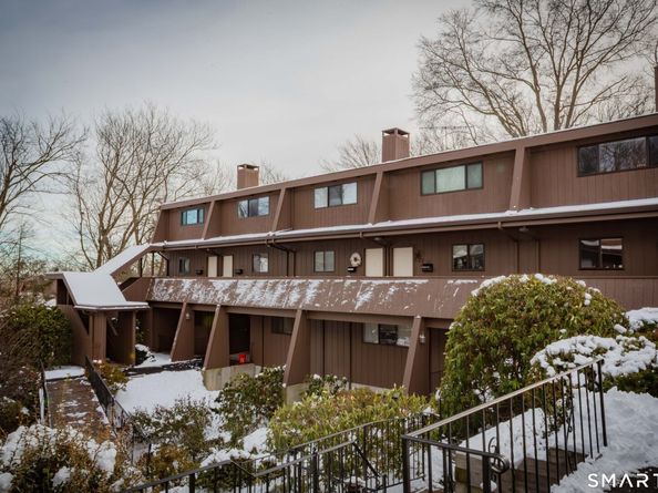 151 Knapps Highway, Fairfield CT 06825