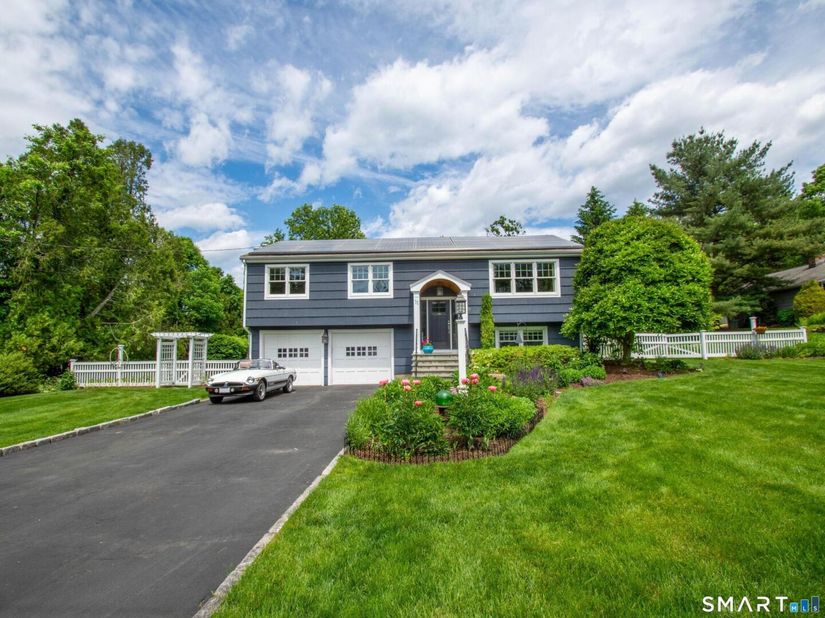 11 Crestwood Drive, Easton CT 06612