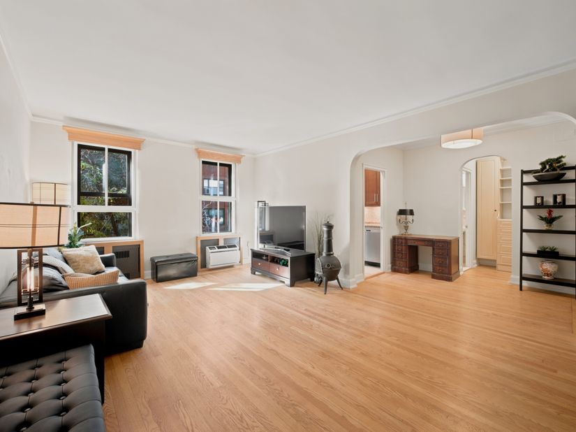 357 West 55th Street 2C, New York NY 10019