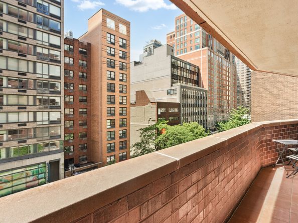 233 East 86th Street 6B, New York NY 10028