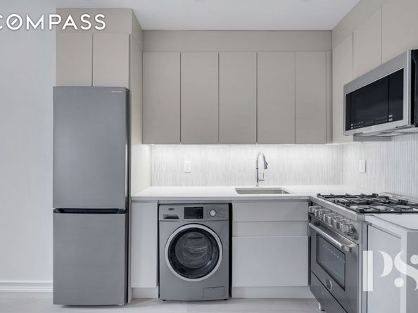 51 Jane Street 16, New York NY 10014