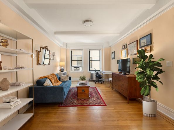 535 West 110th Street 6A, New York NY 10025