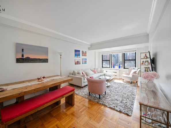 220 East 54th Street 12H, New York NY 10022
