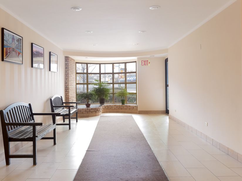 207 Ocean Parkway 1J, Brooklyn NY 11218