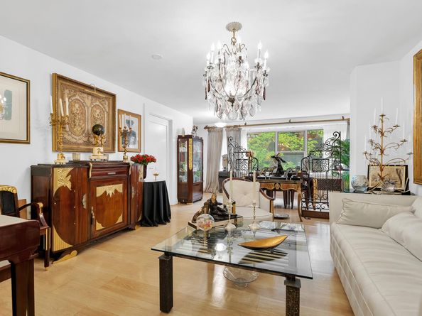 420 East 55th Street 3FG, New York NY 10022