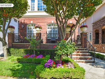 933 East 22nd Street