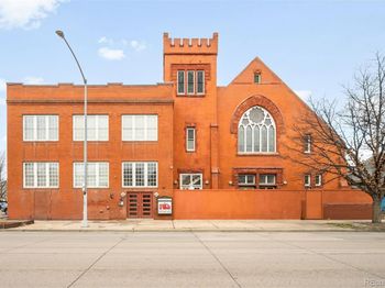 225 N Lincoln Street