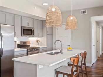 210 S Cherrywood Drive