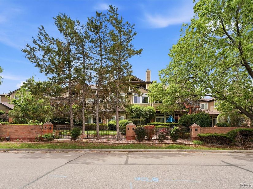 6001 S Yosemite Street E101, Greenwood Village CO 80111
