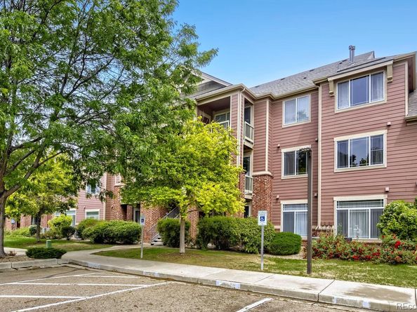 804 Summer Hawk Drive 5207, Longmont CO 80504