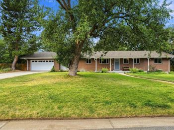 546 W Lake Avenue